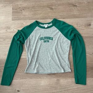 Rue21 Gray Body Green Raglan Long Sleeve Tee